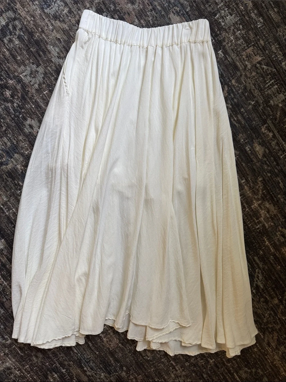Mable Off White Pleated Midi Skirt w. Pockets